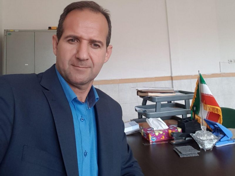 کارکنان شهرداری خدمت گذار مردم و از مزد بگیران مردم هستند