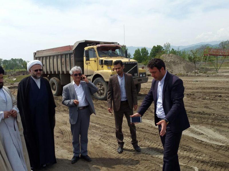 بازدید امام جمعه محترم بخش حویق از روند اجرای پروژهای طرح ساحلی