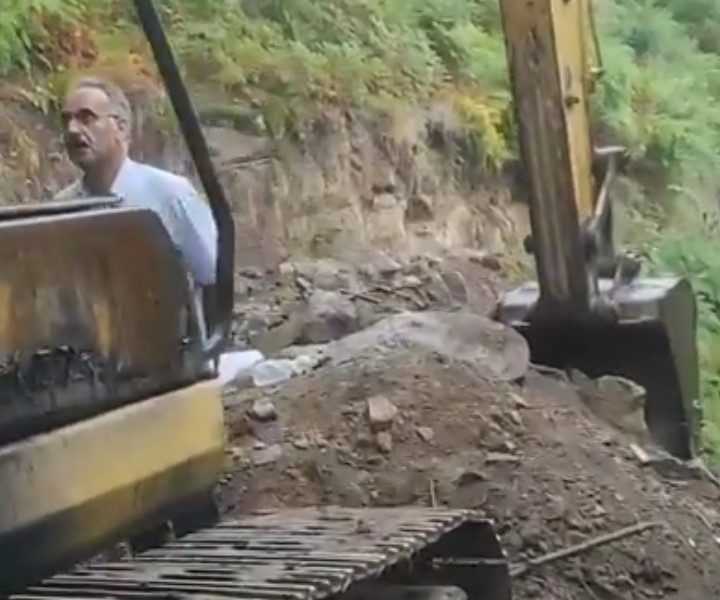 آتش سوزی ماشین راه سازی در چوبر